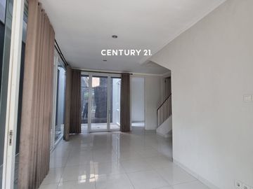 Rumah Siap Huni Dijual Di Cluster One Gate System Di Sektor 9