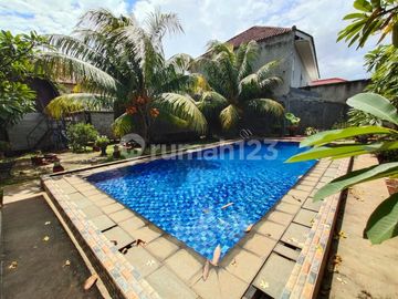 Tanah Ada Bungalow, Mini Bar, Pool, Luas 600 M, Di Jagakarsa