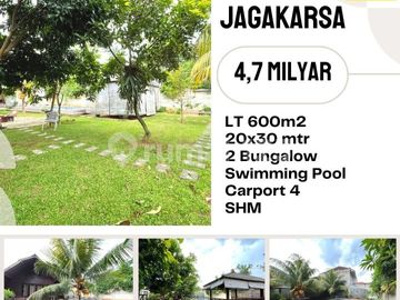 Tanah Ada Bungalow, Mini Bar, Pool, Luas 600 M, Di Jagakarsa