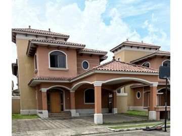 AB Se Vende Casa Dúplex en Costa Sur $ 524k