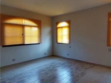 AB Se Vende Casa Dúplex en Costa Sur $ 524k