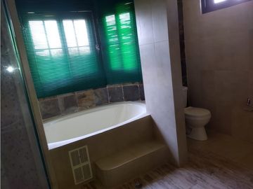 AB Se Vende Casa Dúplex en Costa Sur $ 524k