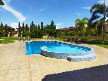AB Se Vende Casa Dúplex en Costa Sur $ 524k