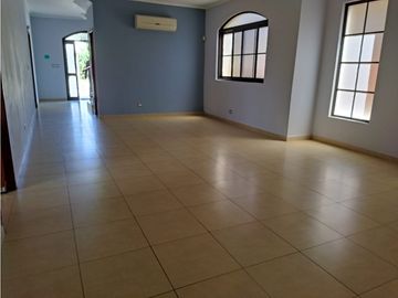 AB Se Vende Casa Dúplex en Costa Sur $ 524k