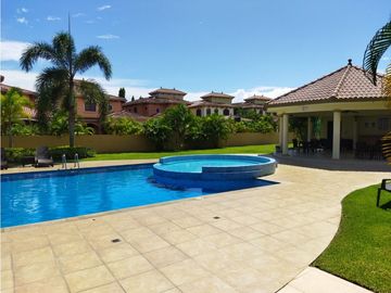 AB Se Vende Casa Dúplex en Costa Sur $ 524k