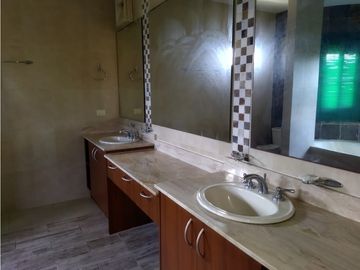 AB Se Vende Casa Dúplex en Costa Sur $ 524k