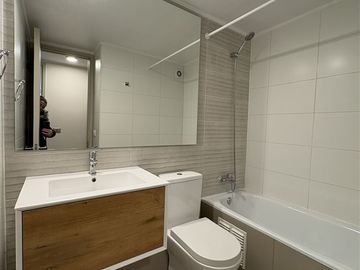 Depto arriendo 2 dorm 2 baños 1 estac 1 B en Santiago centro