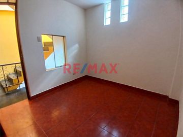 ✨ ¡OPORTUNIDAD ÚNICA! ✨

🏠 Casa Urbana en Venta 🏡
📍 La Esperanza, Sector Central, a solo media cuadra de Av. Tupac Amaru y a 2 cuadras de PRECIO UN