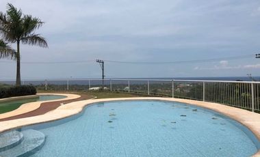 High End Lot only subdivision in Crown Heights Compostela