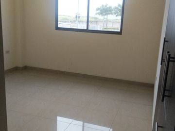 Venta casa en urbanización Mallorca Village, via Samborondon Salitre, Guayaquil