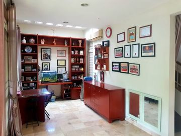 Rumah Megah dan Mewah di Giri Loka BSD City, Strategis
