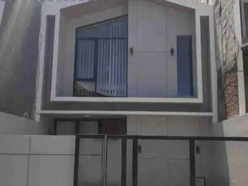 Full Furnish interior Baru gress Dijual Rumah Mulyosari Utara