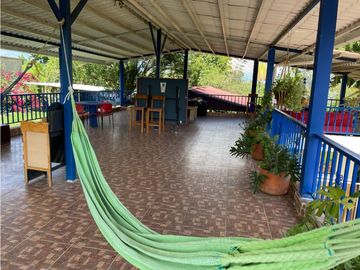 SE VENDE FINCA VIA MONTENEGRO