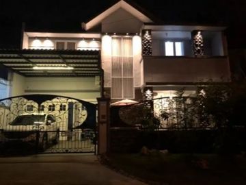 Dijual rumah semi furnish Pakuwon indah VBI Surabaya*