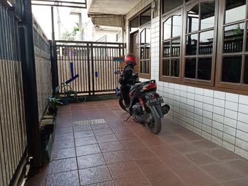 Di Jual Rumah Dekat Bandara Husein 4 Kamar di Jl. Ciroyom Bandung