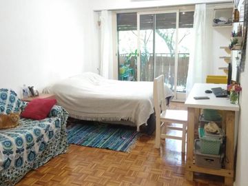 Vende Dpto Monoambiente Con Balcon Al Frente Y Cocina Separada