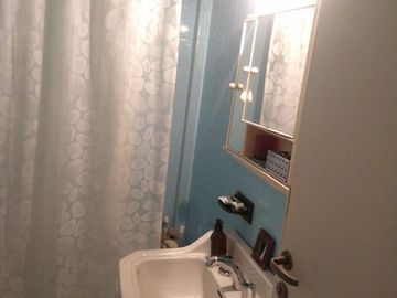 Vende Dpto Monoambiente Con Balcon Al Frente Y Cocina Separada