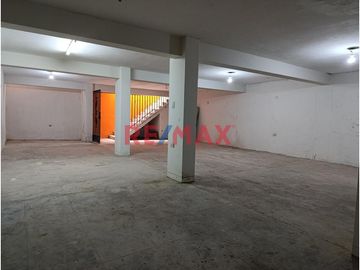🏡 ¡OCASIÓN ÚNICA EN TRUJILLO!

¿Buscas una propiedad amplia, versátil y lista para seguir construyendo? ¡Esta es tu oportunidad!
📍 Ubicada en Centr