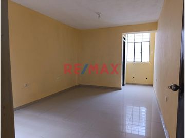 🏡 ¡OCASIÓN ÚNICA EN TRUJILLO!

¿Buscas una propiedad amplia, versátil y lista para seguir construyendo? ¡Esta es tu oportunidad!
📍 Ubicada en Centr