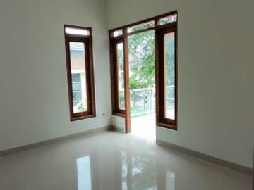 Disewakan Rumah 2 Lantai Dekat Terminal Jombor Dalam Perumahan