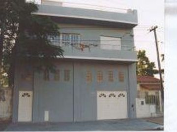 Casa en Av. Rosales, Lanus, R. de Escalada