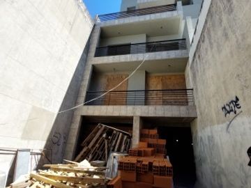 Monoambiente en ConstrucciÃ³n en LanÃºs, sobre Carlos Tejedor al 400