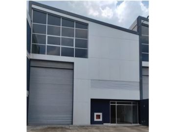 SEA SEA CONFIABLE VENDE OFIBODEGA EN MILLA 8
