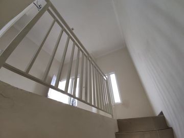 TERLARIS RUMAH MODERN 0 M JALAN UTAMA DEKAT KAMPUS UMM MALANG