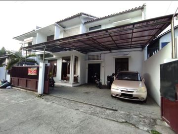 Rumah induk dan kost exclusive di jalan palagan dekat kampus UGM