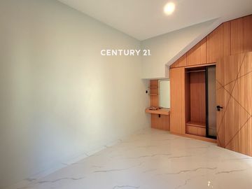 Rumah Dalam Cluster Bebas Banjir Di Graha Raya Gb 18134
