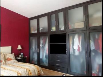 EXCELENTE UBICACIÓN, BONITA CASA EN VENTA, FRACCIONAMIENTO LAS MERCEDES 2