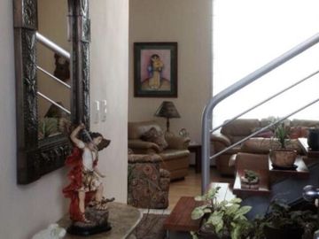 EXCELENTE UBICACIÓN, BONITA CASA EN VENTA, FRACCIONAMIENTO LAS MERCEDES 2