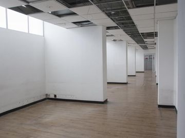 oficina en arriendo en Álamos - engativá. Cod A1004295