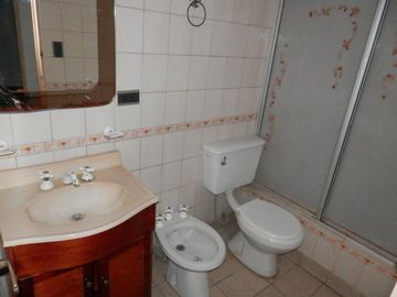 Departamento de 4 amb con balcón. OPORTUNIDAD