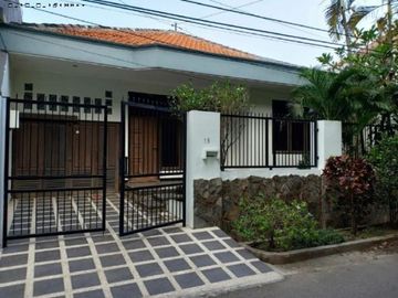 Rumah Jemursari cocok buat kantor Semi Furnished Hdp Barat Laut