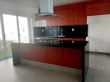 CASA EN VENTA EN LOMAS DE COCOYOC
