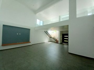 CASA EN VENTA EN LOMAS DE COCOYOC