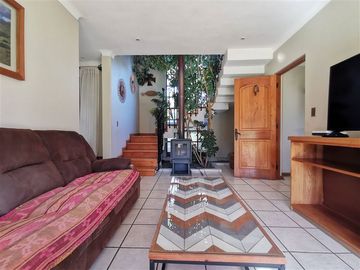 Casa en Venta en Machalí - Condominio Parque San Fuentes 6D + 5B