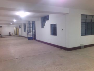 Venta de Local Comercial de 4 Pisos Azotea cerca a la Plaza de Armas de Trujillo