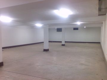 Venta de Local Comercial de 4 Pisos Azotea cerca a la Plaza de Armas de Trujillo