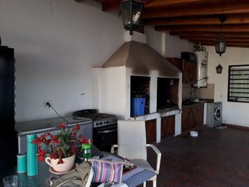 Hermosa Casa en Venta en Ituzaingó lado norte.