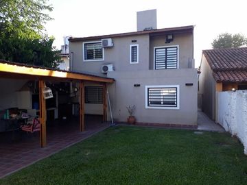 Hermosa Casa en Venta en Ituzaingó lado norte.
