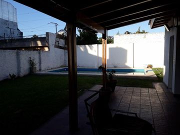 Hermosa Casa en Venta en Ituzaingó lado norte.