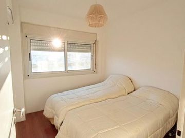 3 amb en semipiso, al frente con balcón