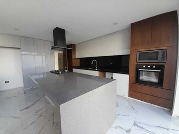 CASA EN VENTA GRAN RESERVA LOMAS DE ANGELOPOLIS