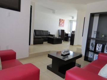 CASA EN VENTA FRENTE A WALMART SAN REMO ZONDUSTRIAL EJE 12 VILLA DE POZOS