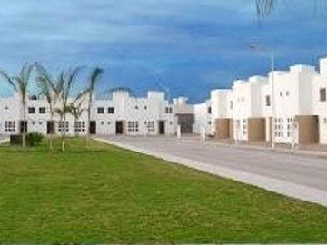 CASA EN VENTA FRENTE A WALMART SAN REMO ZONDUSTRIAL EJE 12 VILLA DE POZOS
