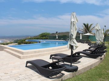 Se Vende Condominio Frente al Mar en Ayangue