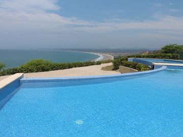 Se Vende Condominio Frente al Mar en Ayangue