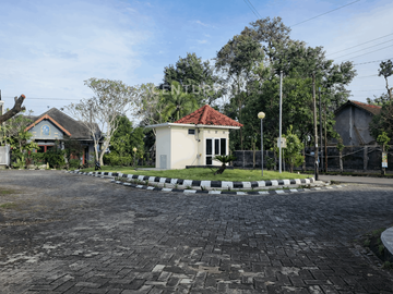 Tanah Pekarangan 161m2 Area Perumahan Dekat BudI Mulia Dua Maguwo